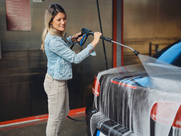 Why Choose Our Certified Pressure Washing Experts for Your Project Needs in Pleasant Valley, MO?